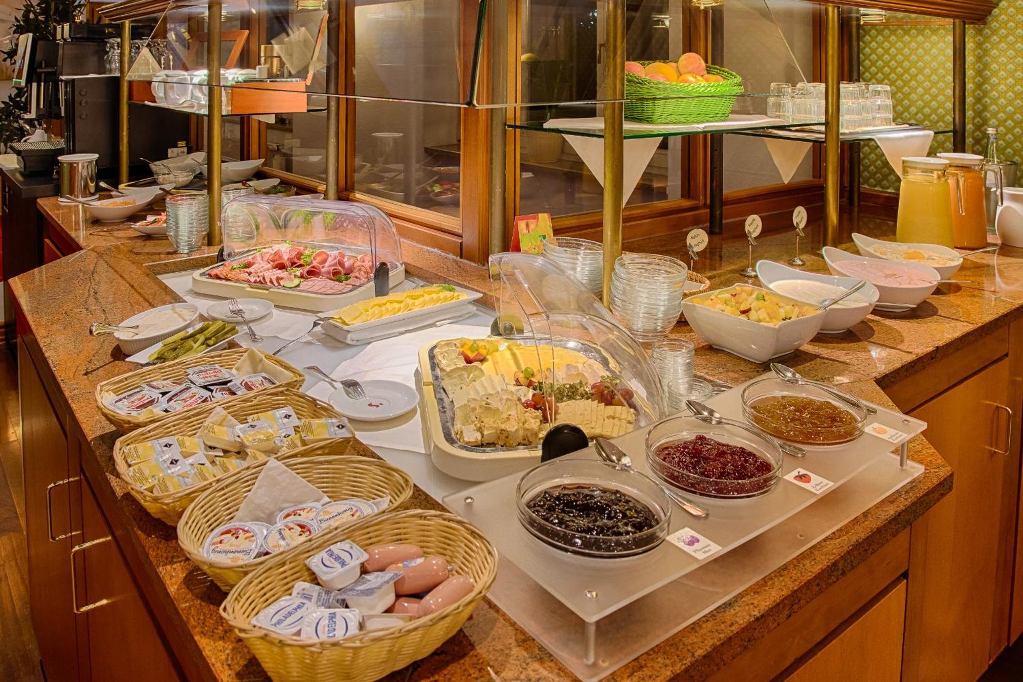 Hotel Fuersteneck Bernburg Εξωτερικό φωτογραφία