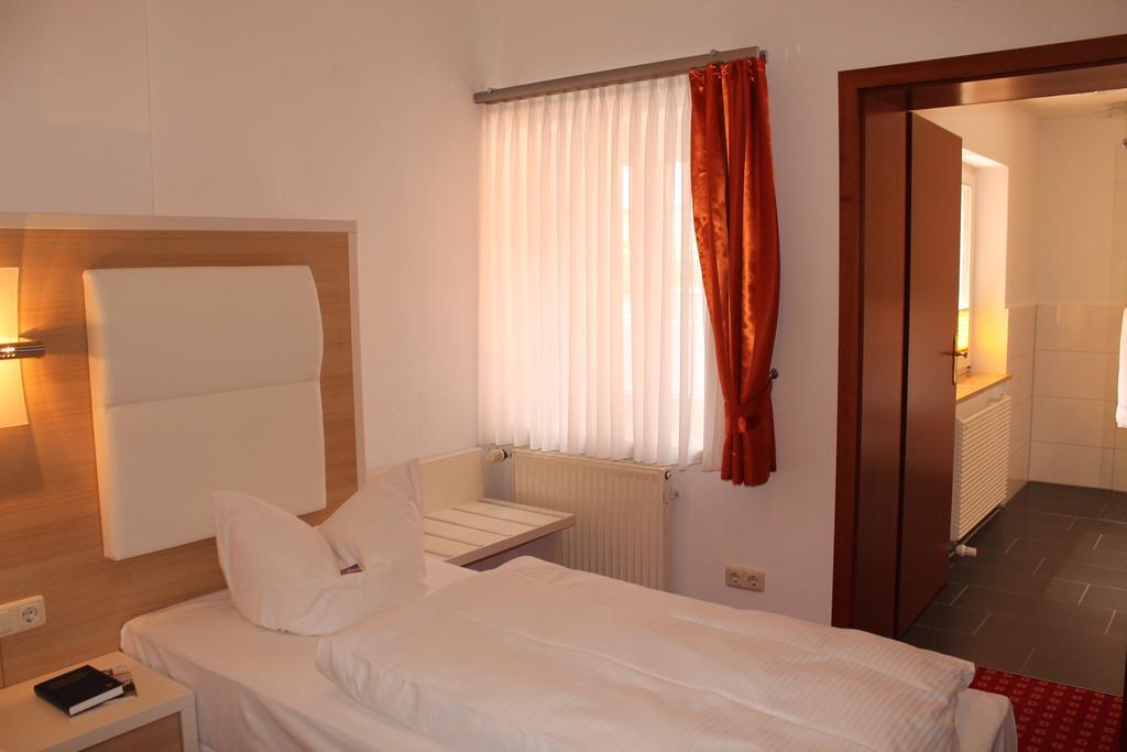 Hotel Fuersteneck Bernburg Εξωτερικό φωτογραφία